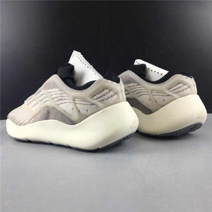 a*d*i*s Y**zy foam runner Y**zy boost 700 v3 ”ef9897