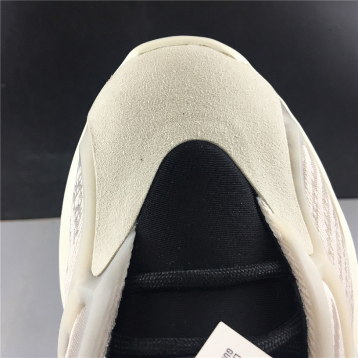 a*d*i*s Y**zy foam runner Y**zy boost 700 v3 ”ef9897