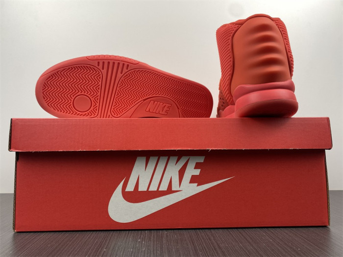 nike air Y**zy 2 “red october” 508214-660