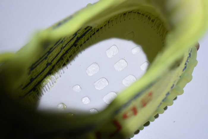 a*d*i*s Y**zy boost 350 v2 semi frozen yellow b37572