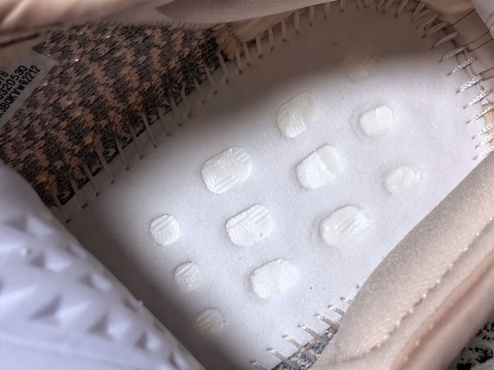 a*d*i*s Y**zy boost 350 v2 synth (non-reflective) fv5578