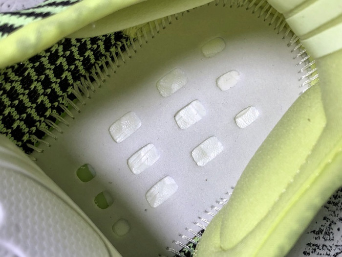 a*d*i*s Y**zy 350 v2 “yeezreel” fw5191