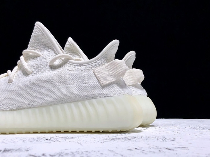 a*d*i*s Y**zy boost 350 v2 cream/triple white cp9366
