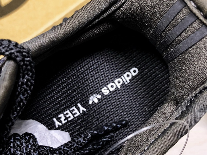 a*d*i*s Y**zy boost 350 v2 in black fu9006 kids