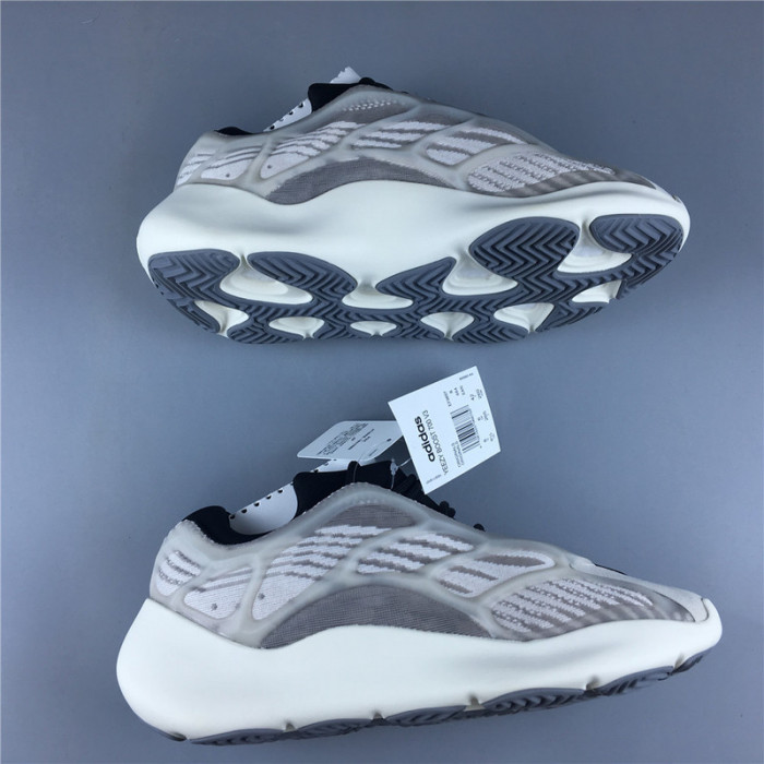 a*d*i*s Y**zy foam runner Y**zy boost 700 v3 ”ef9897
