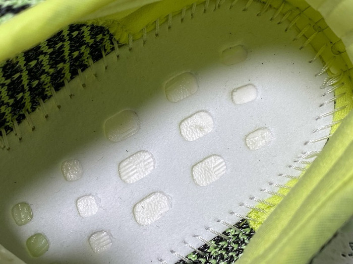 Y**zy boost 350 v2 yeezreel (reflective) fx4130