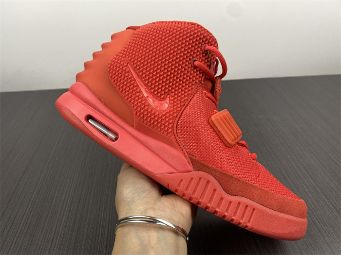 nike air Y**zy 2 “red october” 508214-660