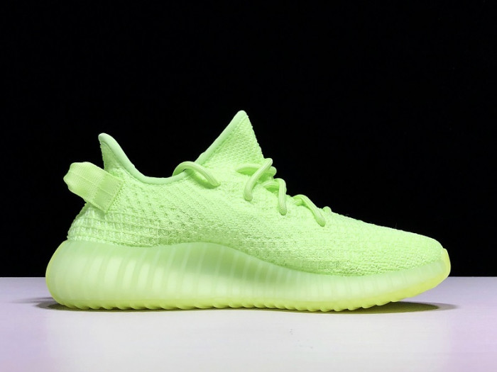 a*d*i*s Y**zy boost 350 v2 “glow in the dark”eg5293