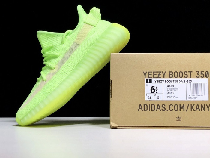 a*d*i*s Y**zy boost 350 v2 “glow in the dark”eg5293