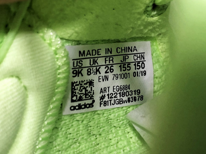 a*d*i*s Y**zy boost 350 v2 glow eg5293 kids