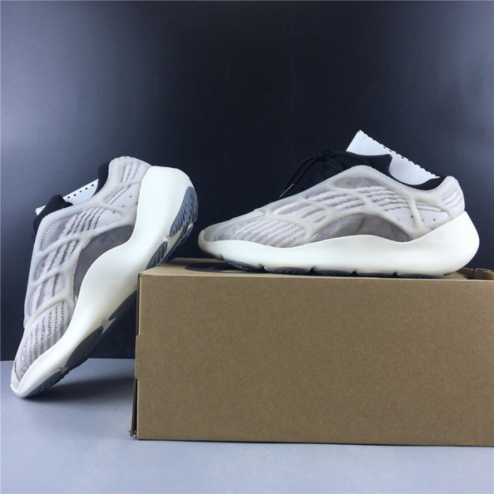 a*d*i*s Y**zy foam runner Y**zy boost 700 v3 ”ef9897