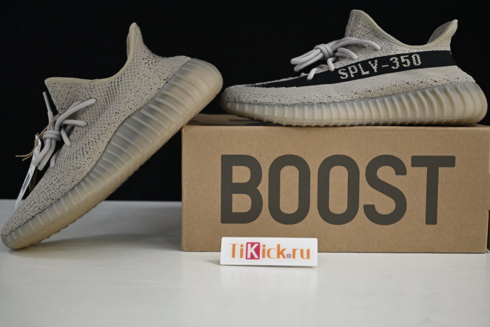 a*d*i*s Y**zy boost 350 v2 beige black hp7870