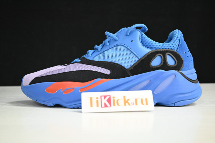 a*d*i*s Y**zy boost 700 hi-res blue hp6674