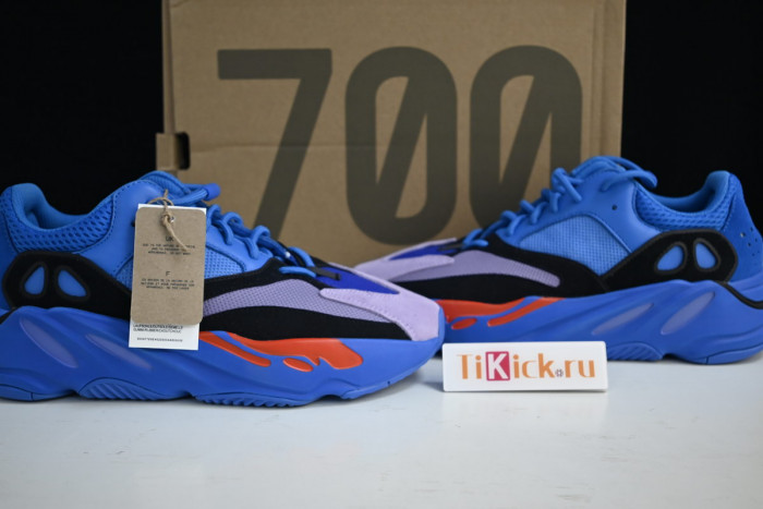 a*d*i*s Y**zy boost 700 hi-res blue hp6674