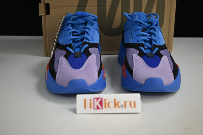 a*d*i*s Y**zy boost 700 hi-res blue hp6674