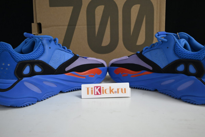 a*d*i*s Y**zy boost 700 hi-res blue hp6674