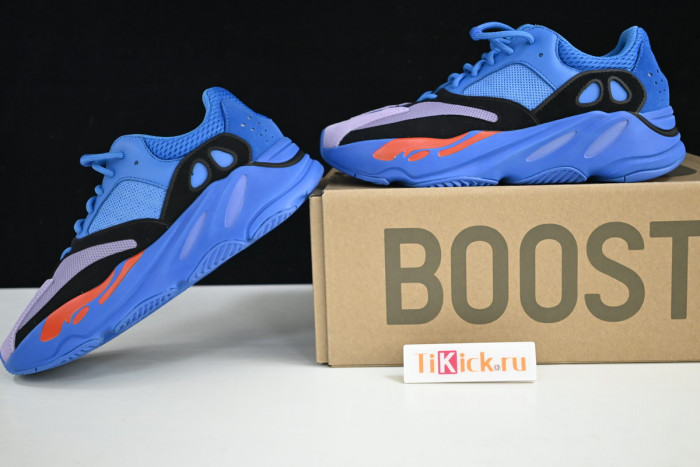 a*d*i*s Y**zy boost 700 hi-res blue hp6674