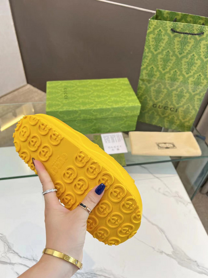 G*u*i slippers gu568-053