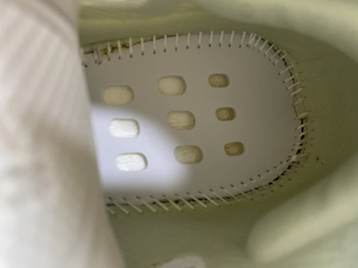 a*d*i*s Y**zy boost 380 alien blue gw0304