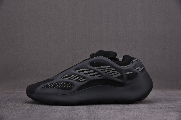 Y**zy 700 v3 glow in the dark h67799