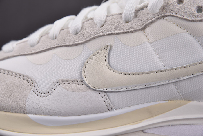 nike vaporwaffle sacai sail gum dd1875-100