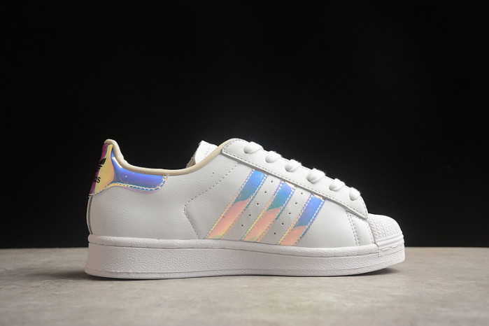 a*d*i*s S*perstar metallic iridescent - ef3642