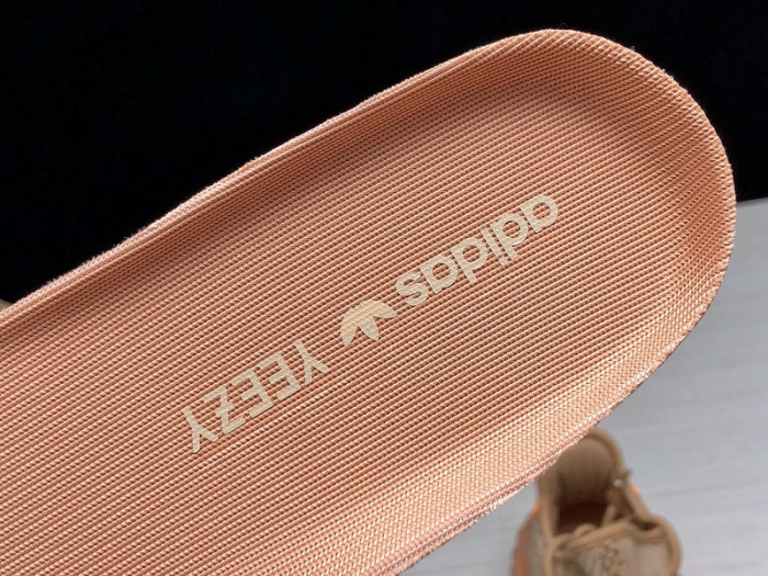 a*d*i*s Y**zy boost 350 v2 clay eg7490