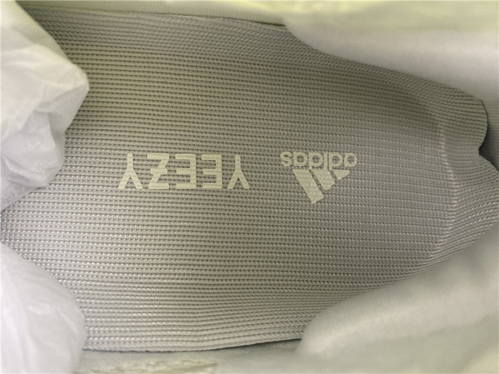 a*d*i*s Y**zy boost 380 calcite glow gz8868