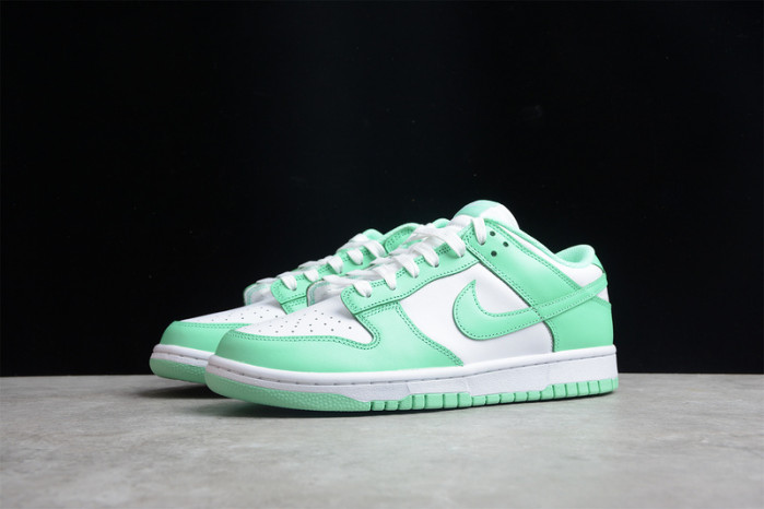 nike dunk low green glow (w) dd1503-105
