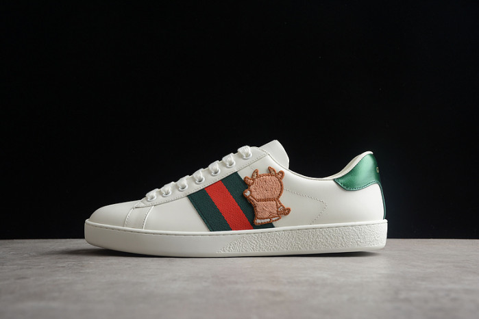 G*u*i low-top sneaker g896-096