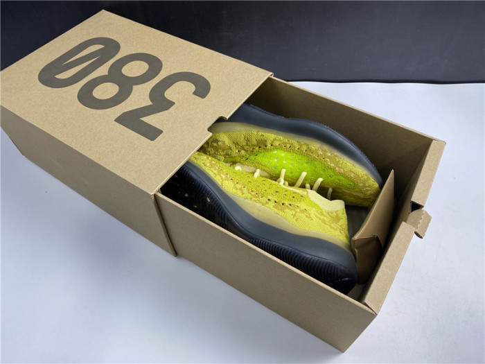 a*d*i*s Y**zy boost 380 hylte glow fz4990