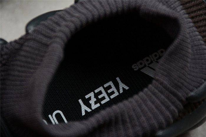 a*d*i*s Y**zy 450 “cloud black”