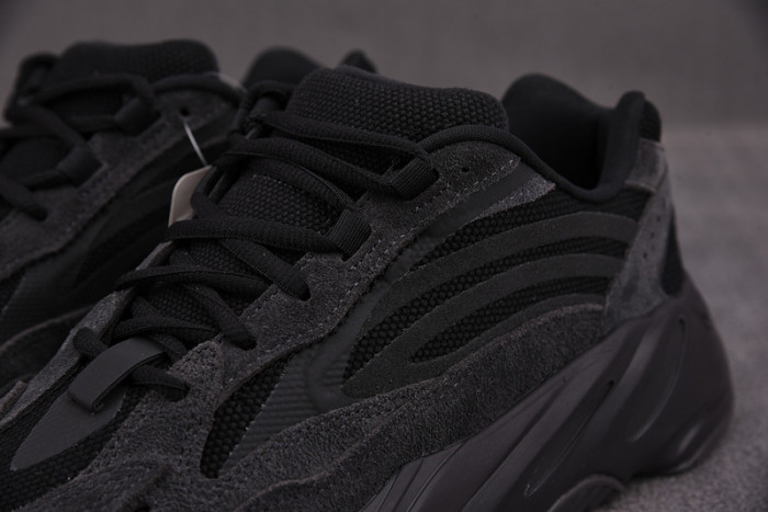 a*d*i*s Y**zy boost 700 v2 vanta fu6684