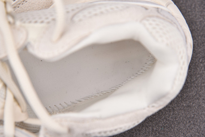 a*d*i*s Y**zy 500 bone white fv3573