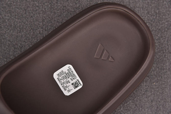 a*d*i*s Y**zy slide soot - g55495/gx6141