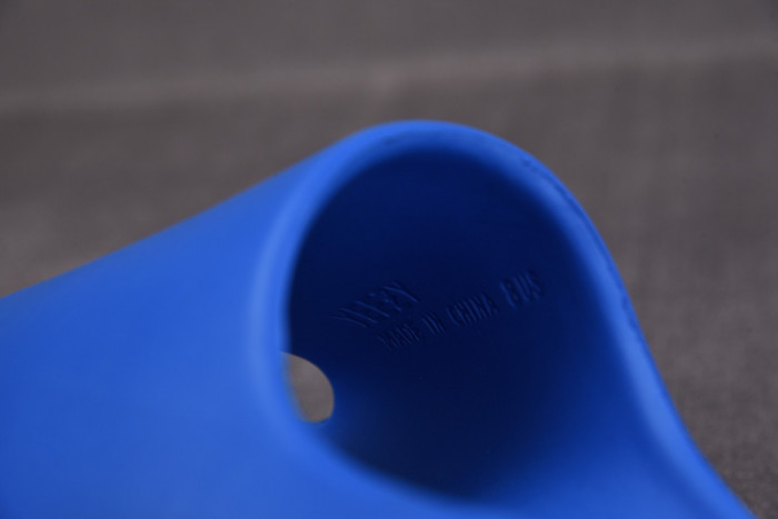 kanye west x a*d*i*s Y**zy slide"bone" fy7497