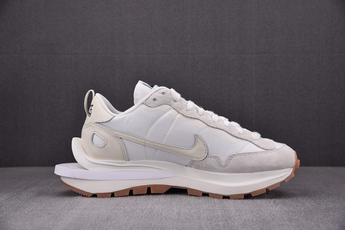 nike vaporwaffle sacai sail gum dd1875-100