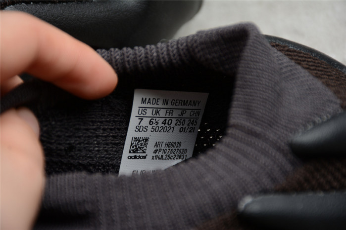 a*d*i*s Y**zy 450 “cloud black”