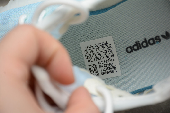 a*d*i*s Y**zy boost 350 v2 mono ice - gw2869 kids