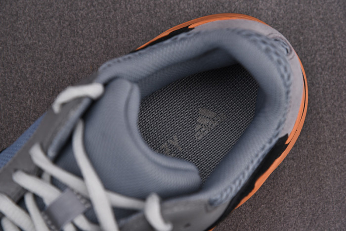 a*d*i*s Y**zy boost 700 gw0296