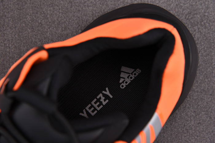 a*d*i*s Y**zy boost 700 mnvn orange - fv3258