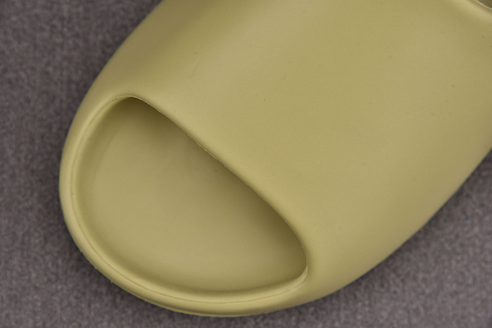 kanye west x a*d*i*s Y**zy slide “resin ”fx0494