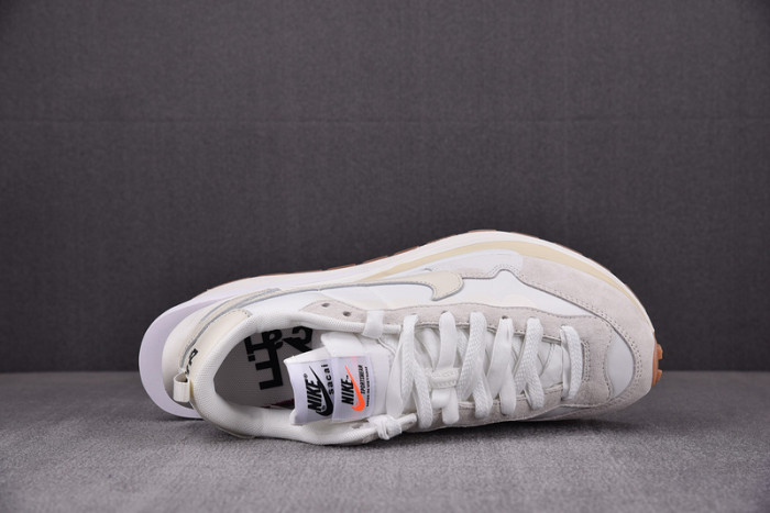 nike vaporwaffle sacai sail gum dd1875-100