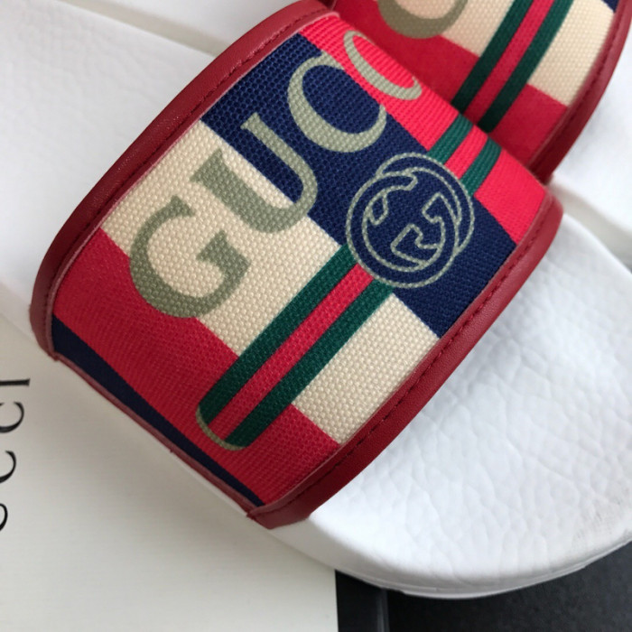 G*u*i slippers