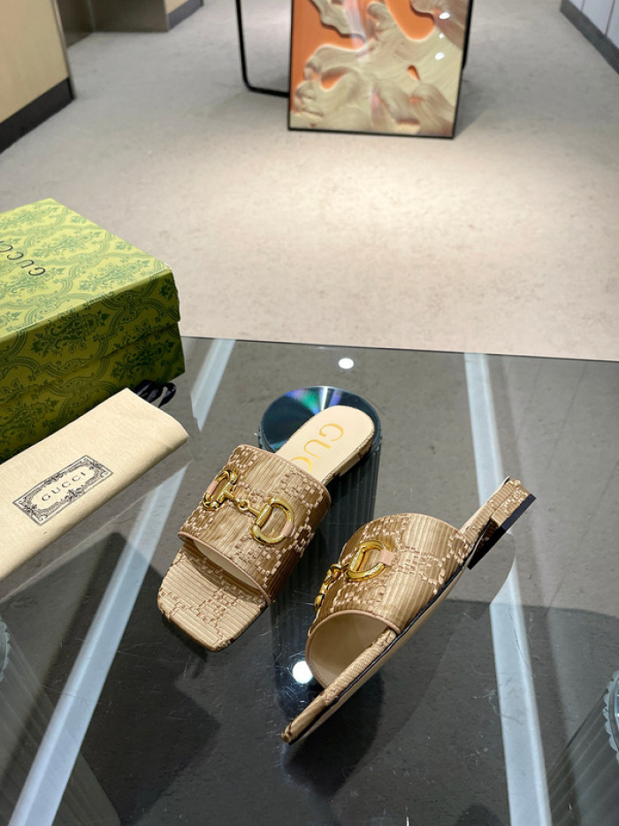 G*u*i slippers gu568-020