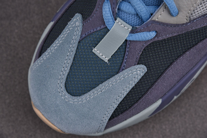 a*d*i*s Y**zy boost 700 carbon blue fw2498