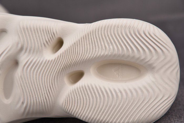 a*d*i*s Y**zy foam rnnr ararat - g55486