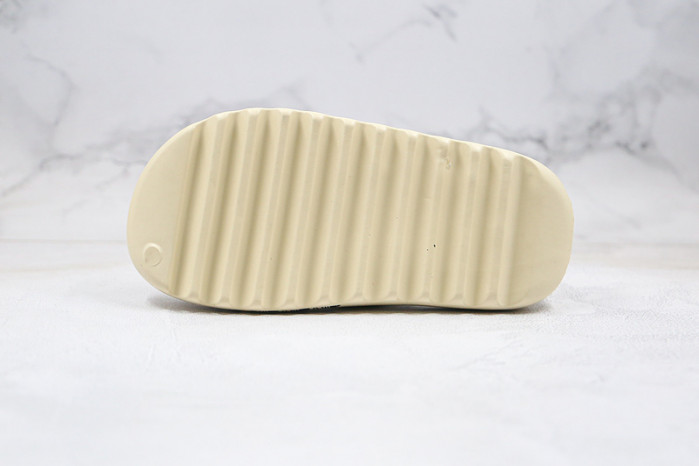 kanye west x a*d*i*s Y**zy slide“resin"