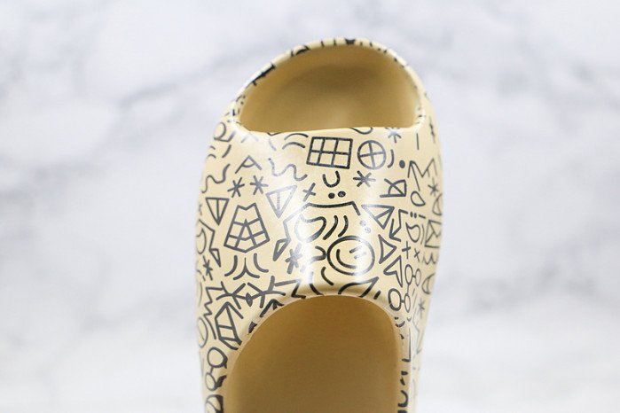 kanye west x a*d*i*s Y**zy slide“resin"