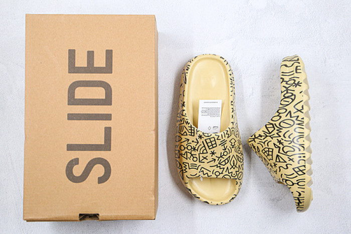 kanye west x a*d*i*s Y**zy slide“resin"